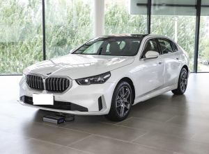 bmw 5 series 2024 Hybrid