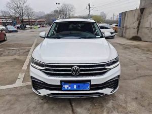 volkswagen tiguan l 2023 Petrol