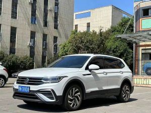 volkswagen tiguan l 2023 Petrol
