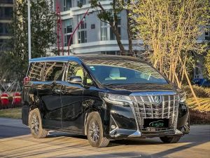 toyota alphard 2018 Petrol