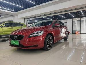 volvo v40 2017 Petrol