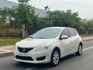 nissan  tiida 2015 Petrol