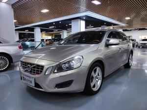 volvo v60 2012 Petrol