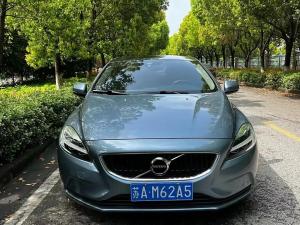 volvo v40 2018 Petrol