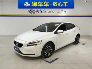 volvo v40 2018 Petrol