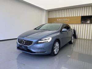 volvo v40 2018 Petrol