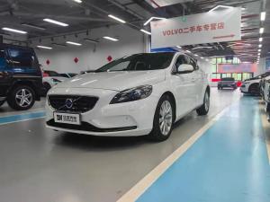 volvo v40 2016 Petrol