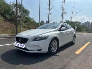 volvo v40 2015 Petrol