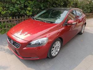 volvo v40 2015 Petrol