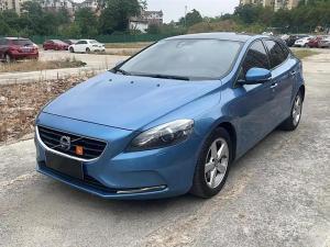 volvo v40 2016 Petrol