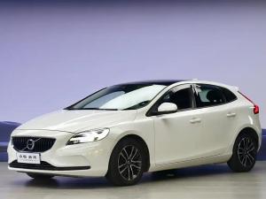 volvo v40 2018 Petrol