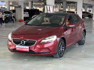 volvo v40 2018 Petrol