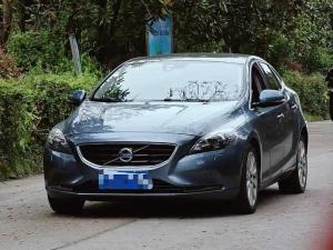 volvo v40 2014 Petrol