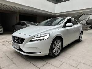 volvo v40 2019 Petrol