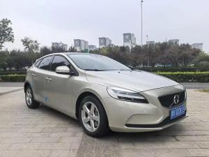 volvo v40 2018 Petrol