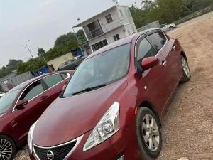 nissan  tiida 2011 Petrol