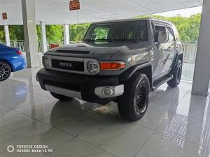 toyota fj land cruiser 2019 Petrol