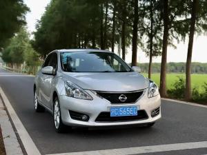 nissan  tiida 2013 Petrol