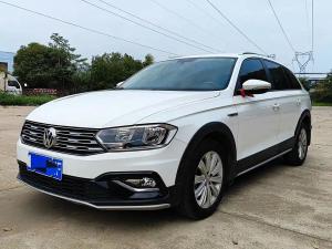 volkswagen c-trek 2018 Petrol