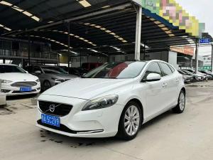 volvo v40 2014 Petrol