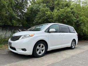 toyota sienna 2017 Petrol