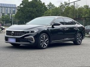 volkswagen passat 2023 Petrol