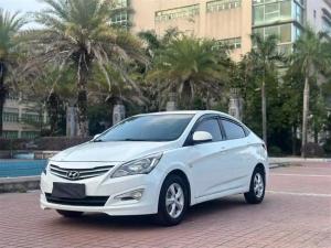 hyundai reina 2016 Petrol
