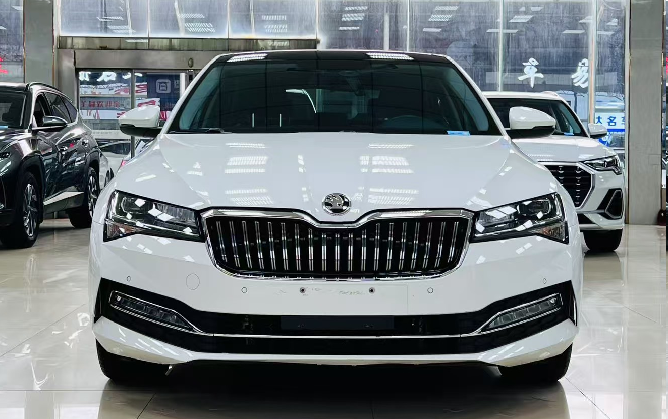 skoda superb 2022 Petrol