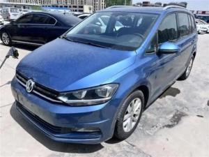 volkswagen touran 2017 Petrol