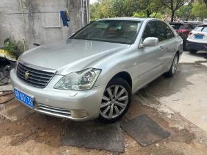 toyota crown 2005 Petrol