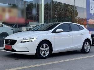 volvo v40 2017 Petrol