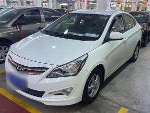 hyundai reina 2016 Petrol