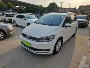 volkswagen touran 2018 Petrol