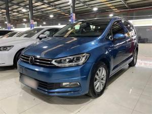 volkswagen touran 2018 Petrol