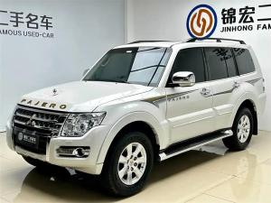 mitsubishi pajero 2019 Petrol