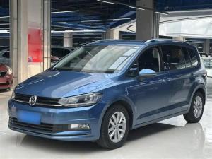 volkswagen touran 2018 Petrol