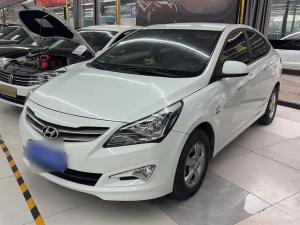 hyundai reina 2015 Petrol