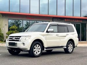 Mitsubishi Pajero 2013 Petrol