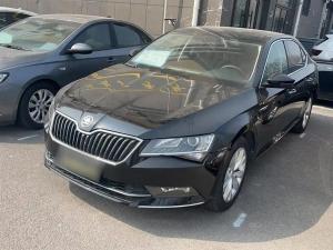 skoda superb 2018 Petrol