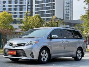 Toyota Sienna 2018 Petrol