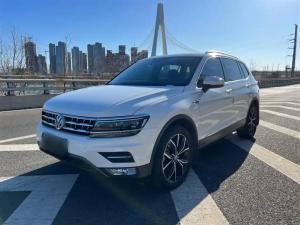 Volkswagen Tiguan L 2017 Petrol