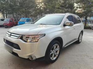 mitsubishi outlander 2014 Petrol