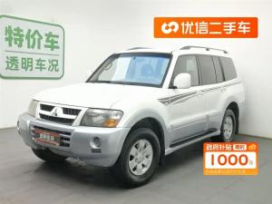 mitsubishi pajero 2009 Petrol