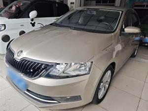 skoda rapid 2018 Petrol