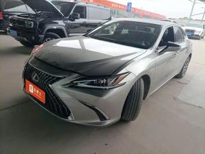 Lexus ES 2025 Petrol