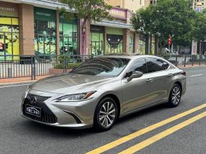 Lexus ES 2020 Hybrid