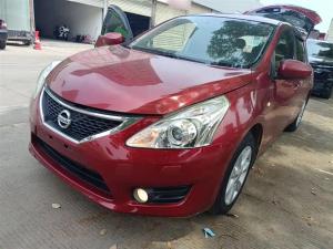 nissan  tiida 2013 Petrol