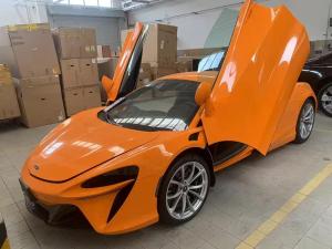 McLaren Artura 2025 Plug-in hybrid