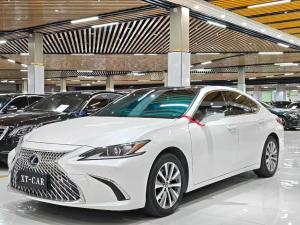 Lexus ES 2021 Petrol