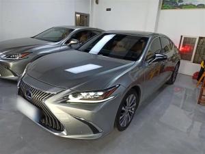 Lexus ES 2018 Hybrid